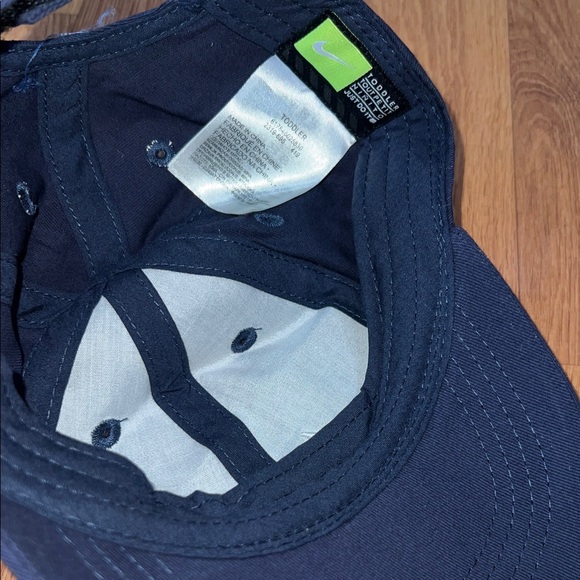 Nike Boys Dark Blue Hat - Picture 3 of 3